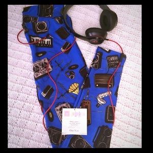 Sale 3/$15! Music! LulaRoe One Size Leggings!